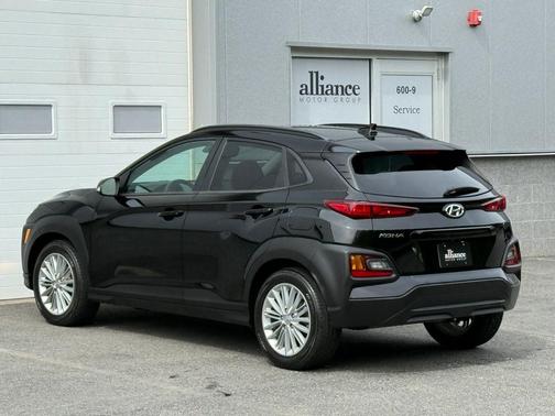 2021 Hyundai KONA SEL Plus