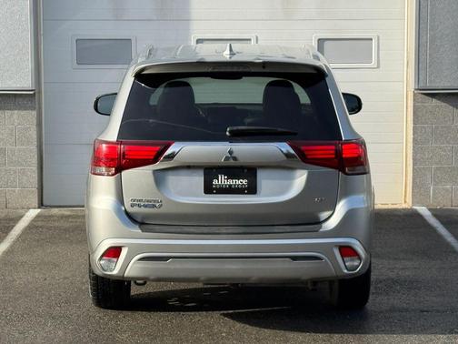 2022 Mitsubishi Outlander PHEV SEL