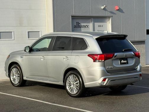 2022 Mitsubishi Outlander PHEV SEL