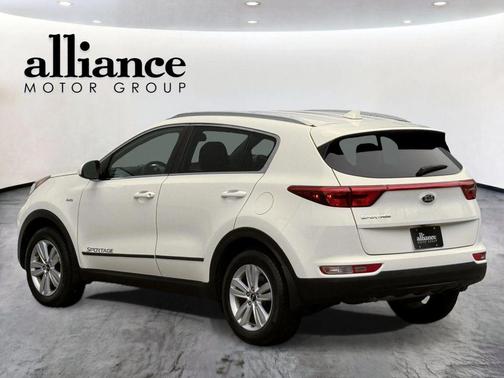 Clear White 2019 Kia Sportage LX