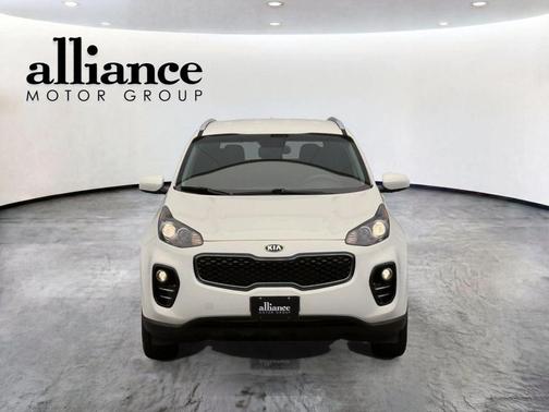 Clear White 2019 Kia Sportage LX