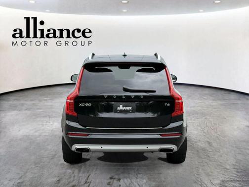 Onyx Black Metallic 2019 Volvo XC90 T6 Momentum