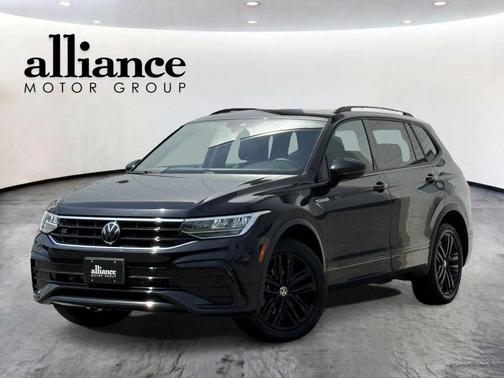 Deep Black Pearl 2022 Volkswagen Tiguan 2.0T SE R-Line Black 4MOTION