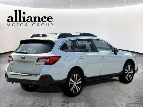 Crystal White Pearl 2019 Subaru Outback 2.5i Limited