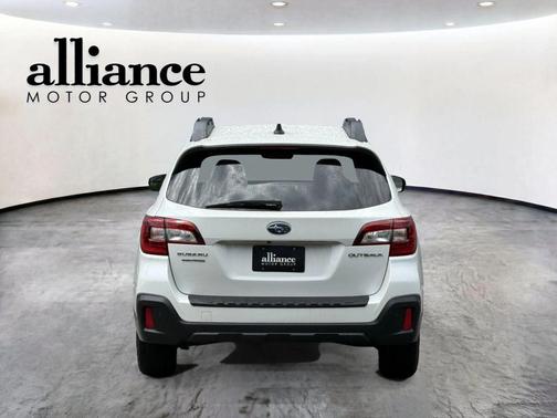 Crystal White Pearl 2019 Subaru Outback 2.5i Limited