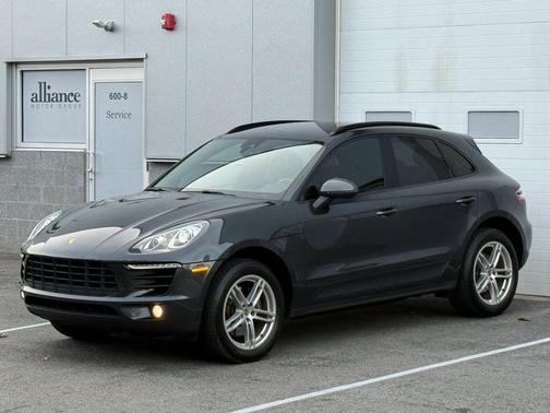 2018 Porsche Macan Sport Utility 4D