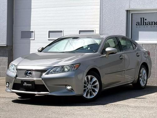 2015 Lexus ES 300h Base