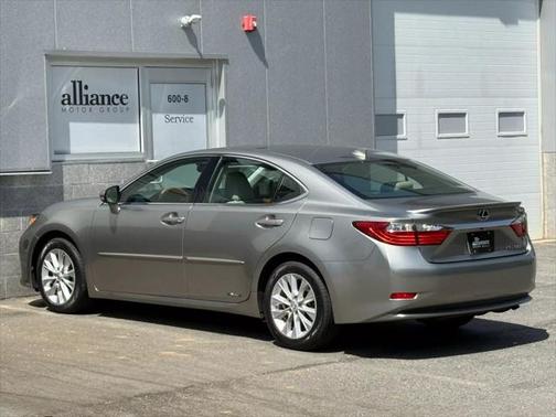 2015 Lexus ES 300h Base