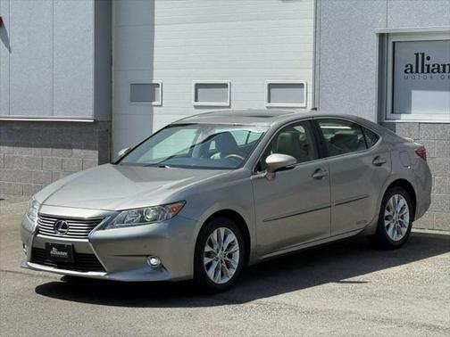 2015 Lexus ES 300h Base