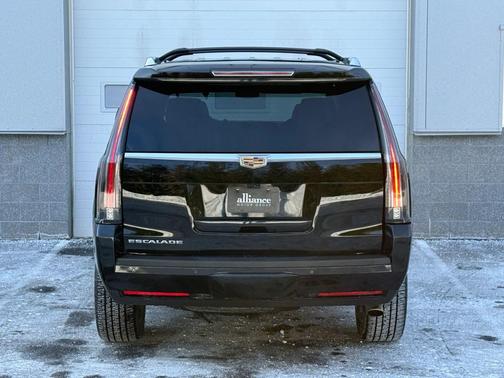 2017 Cadillac Escalade Luxury