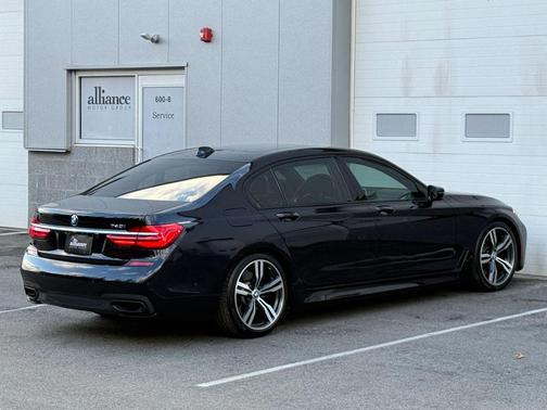 2016 BMW 740 740i Sedan 4D