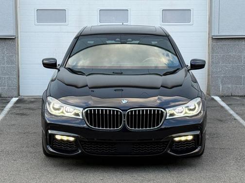 2016 BMW 740 740i Sedan 4D