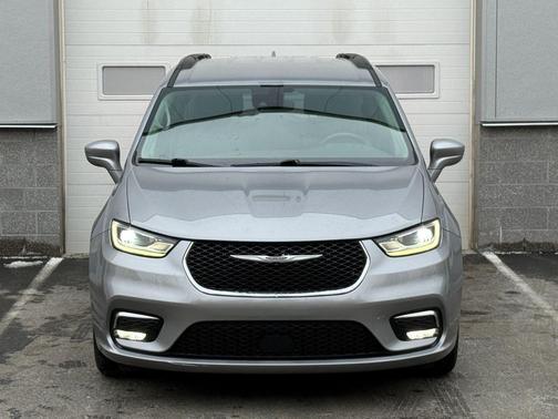 2021 Chrysler Pacifica Touring