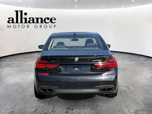 Black 2018 BMW M760 xDrive