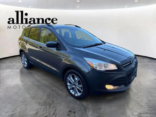 Magnetic 2016 Ford Escape SE