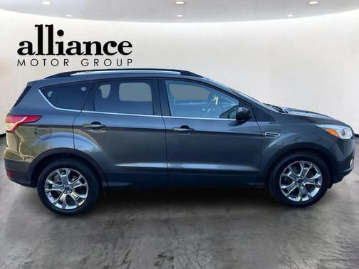 Magnetic 2016 Ford Escape SE