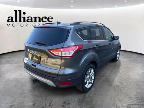 Magnetic 2016 Ford Escape SE