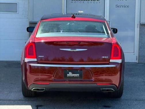 2016 Chrysler 300 S