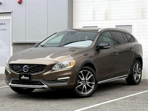 2016 Volvo V60 Cross Country T5