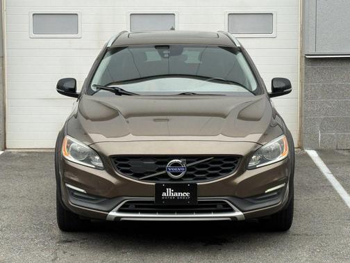 2016 Volvo V60 Cross Country T5