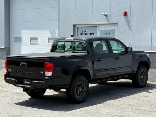 2016 Toyota Tacoma SR