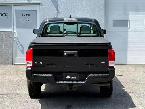 2016 Toyota Tacoma SR