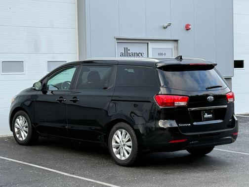 2018 Kia Sedona LX