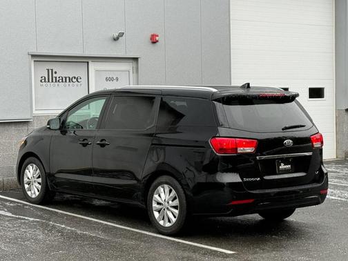 2018 Kia Sedona LX
