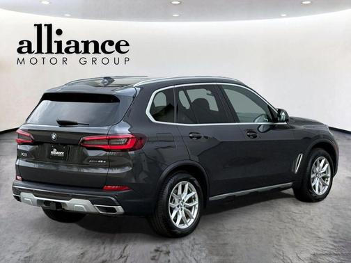 Gray 2021 BMW X5 PHEV xDrive45e