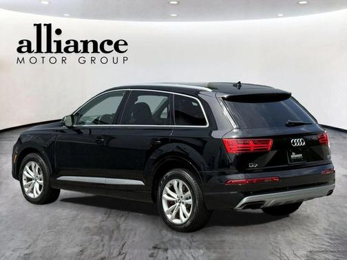 Black 2017 Audi Q7 3.0T Premium