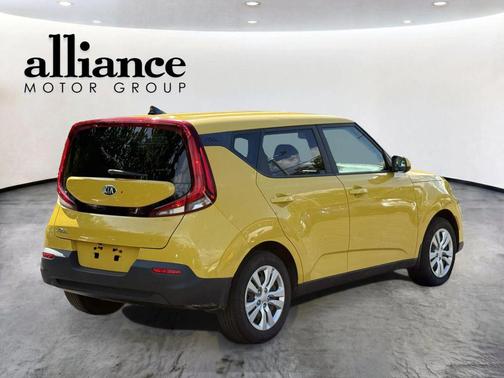 Solar Yellow 2020 Kia Soul LX