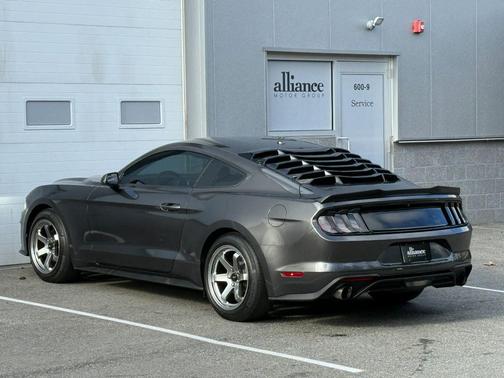2019 Ford Mustang EcoBoost