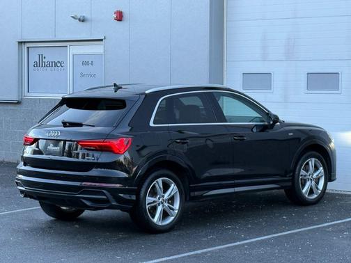 2019 Audi Q3 2.0T S line Premium Plus