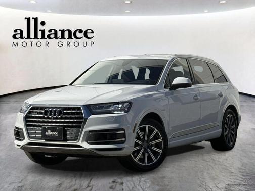 White 2018 Audi Q7 3.0T Premium Plus