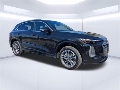 2025 Audi Q5 Premium TFSI quattro S tronic