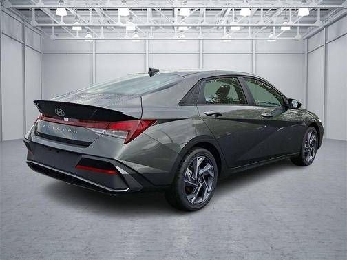 2025 Hyundai ELANTRA Sport