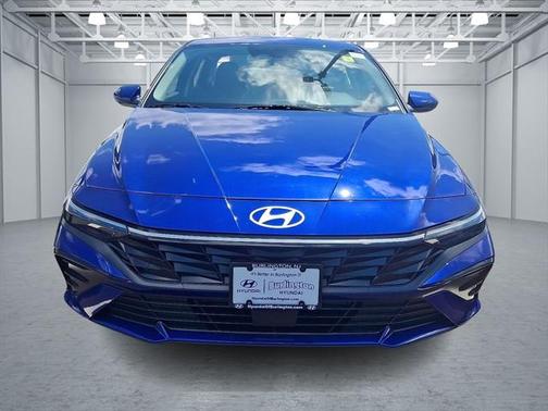 2025 Hyundai ELANTRA SEL