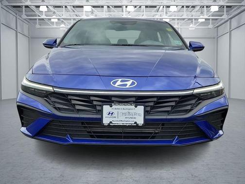 2024 Hyundai ELANTRA SE