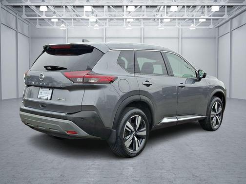 Gun Metallic 2021 Nissan Rogue SL
