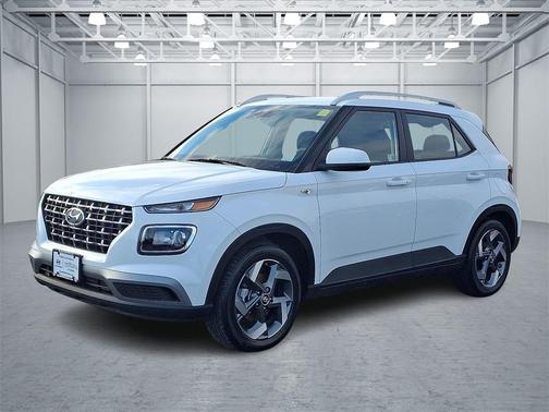 2025 Hyundai VENUE SEL