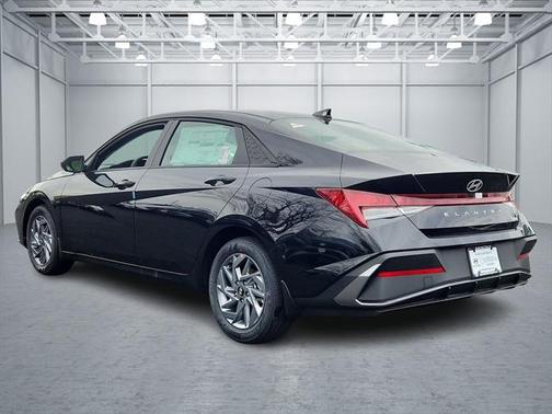 2025 Hyundai ELANTRA HEV Blue