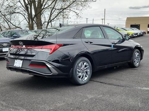 2025 Hyundai ELANTRA HEV Blue