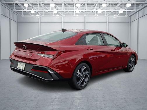 2025 Hyundai ELANTRA Sport