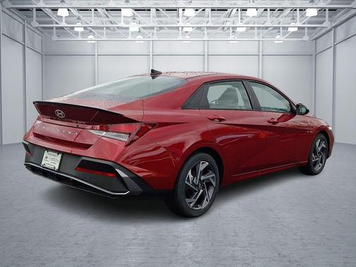 2025 Hyundai ELANTRA Sport