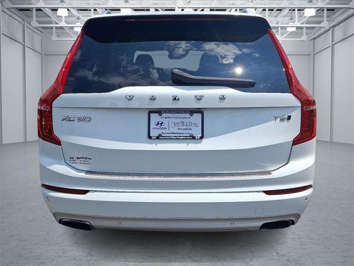 2019 Volvo XC90 T6 Momentum