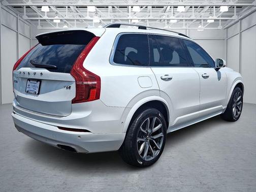 2019 Volvo XC90 T6 Momentum