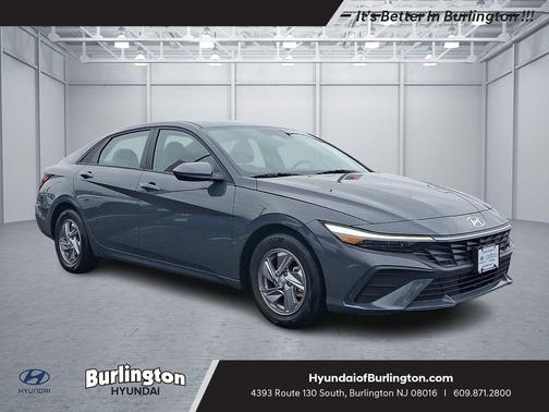 2024 Hyundai ELANTRA SE