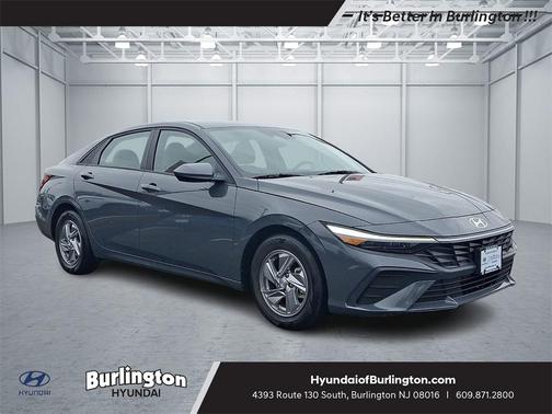 2024 Hyundai ELANTRA SE