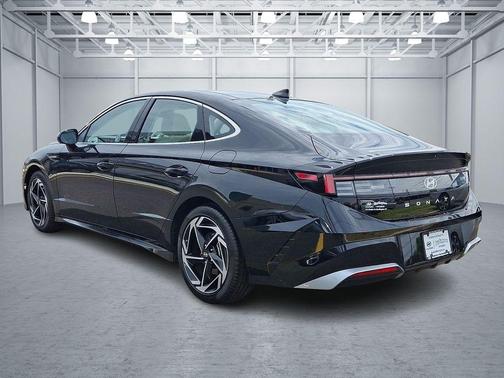 Abyss Black 2025 Hyundai SONATA SEL