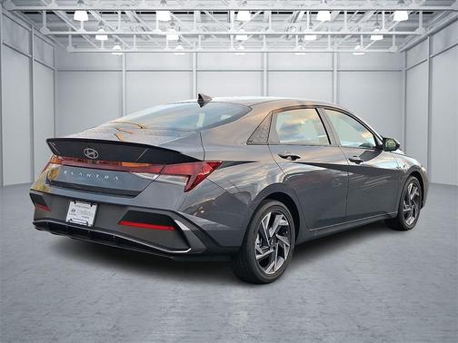 2025 Hyundai ELANTRA Sport